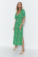 Платье миди с принтом зебры и закрученными деталями Warehouse, зеленый