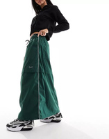 Темно-зеленая тканая юбка-парашют Nike Streetwear