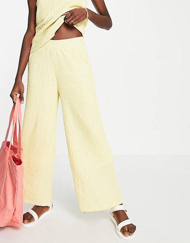 Текстурированные широкие брюки пастельного желтого цвета Selected Femme - YELLOW