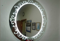 Круглое зеркало с узором и подсветкой по периметру 60 см