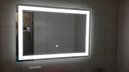 Прямоугольное зеркало с подсветкой, подогревом 50х70 см