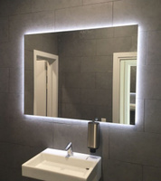 Прямоугольное зеркало 30х40 см с подсветкой
