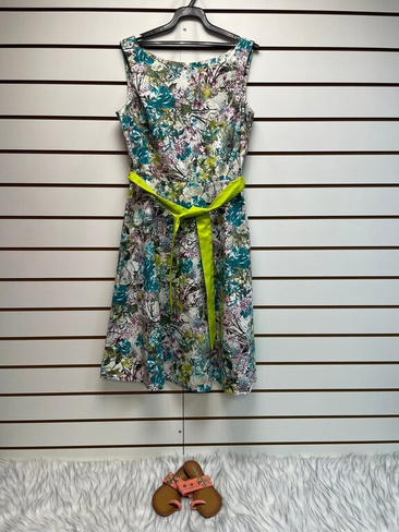 Платье с цветочным принтом размер 48