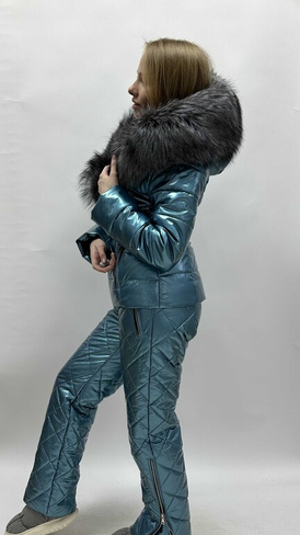 Элегантный и теплый: зимний костюм Mehalini с натуральным мехом чернобурки - Шапка ушанка без меха