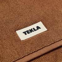 Tekla Fabrics Органический махровый коврик для ванной, коричневый