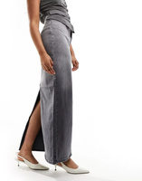 Джинсовая юбка длиной до икры NA-KD x Chloe Monchamp в сочетании серого цвета с эффектом омбре