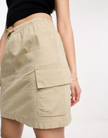 Мини-юбка каменно-бежевого цвета с карманами-карго New Look