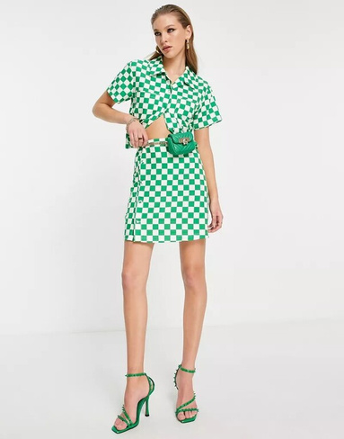 Ярко-зеленая мини-юбка в шахматную клетку на пуговицах от Extro & Vert